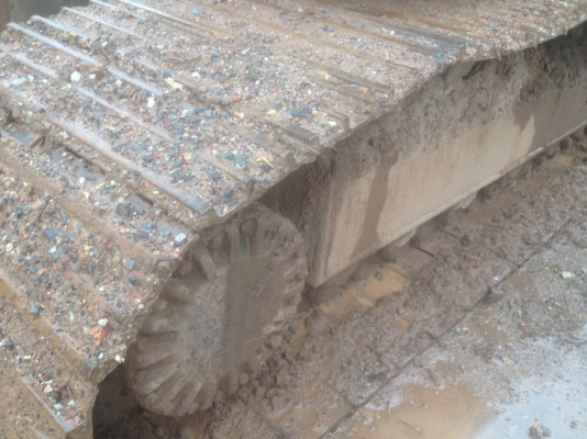 ขายรถแบคโฮ KOMATSU PC200-6 ระบบไฟเต็ม เอกสารเล่มทะเบียน ราคา 570000