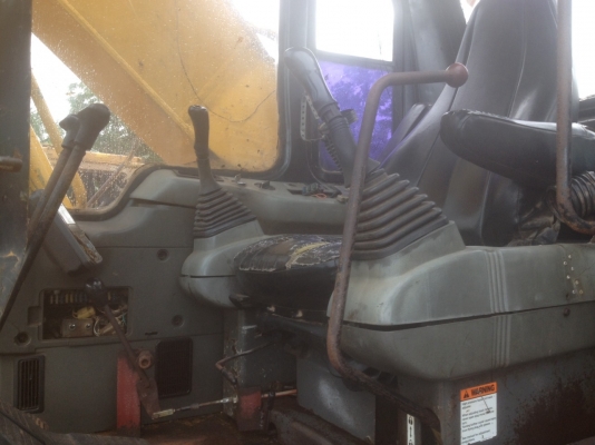 ขายรถแบคโฮ KOMATSU PC200-6 ระบบไฟเต็ม เอกสารเล่มทะเบียน ราคา 570000