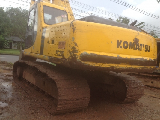 ขายรถแบคโฮ KOMATSU PC200-6 ระบบไฟเต็ม เอกสารเล่มทะเบียน ราคา 570000