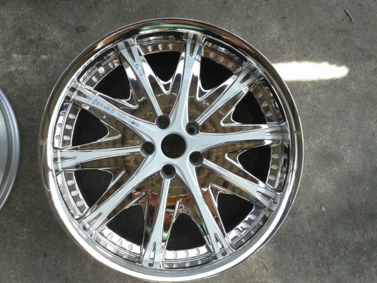 ล้อใหม่ ขอบ20นิ้ว5รู114 ชุดนี้ ราคา 8000 บาท ล้อใหม่ ขอบ20นิ้ว5รู114 ชุดนี้ ราคา 8000 บาท