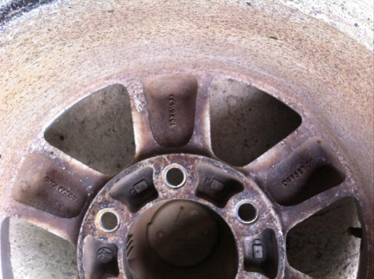 ล้อนิสสันฟอนเทีย nissan big-m แท้ติดรถ ขอบ15x6.5 ออฟ 30 ใส่ big-m ได้ 3900 บาท