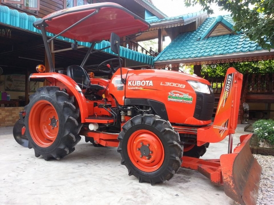 คูโบต้า L3008 4 WD ใบมีดช้าง ผานหลังใหม่ ทำงาน 238 ชั่วโมง สีเดิมๆโรงงาน 100 เปอร์เซ็น