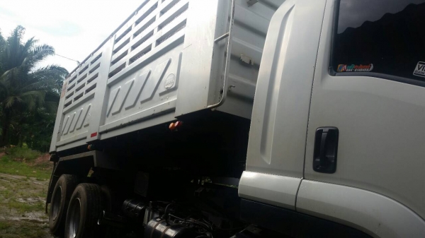 รถอีซูซุ 10 ล้อดั้ม FVZ 300 แรงม้า. ปี 54 , ( ขาย แม่ , ลูก. ) สนใจติดต่อ 081 - 6079515