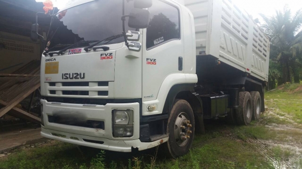 รถอีซูซุ 10 ล้อดั้ม FVZ 300 แรงม้า. ปี 54 , ( ขาย แม่ , ลูก. ) สนใจติดต่อ 081 - 6079515