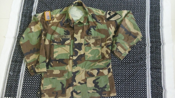 ขายเสื้อทหารม้าWoodland อาร์มเดิม Size large-short มาใหม่