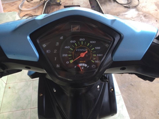 Honda Wave110i สตาร์ทมือ หัวฉีดประหยัดน้ำมัน เครื่องดีสีสวยครับ