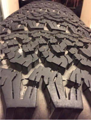 ยาง All BF Goodrich 265 70 16 ปี13 ดอกเต็ม ติดหนวดทุกเส้น ไม่มีปะ ราคาไม่แพง