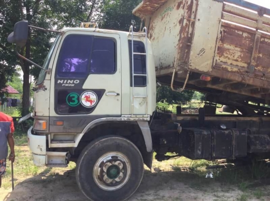 ขาย 1,190,000Hino FM3 M 1 ดั้มพ์ แม่ - ลูก อู่เสรีชัย ลูกสามคานยัด ปหัวเดิมๆ เครื่อง M 10 C เกียร์อีตัล คัสซีสวย กระบะตัวไม่ค่อยสวย ลูกคัสซี สวยสภาพใช้งานได้เลย.  รถอยู่ จ.อุทัยธานี  090-772-3710 090-772-3708