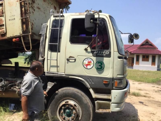 ขาย 1,190,000Hino FM3 M 1 ดั้มพ์ แม่ - ลูก อู่เสรีชัย ลูกสามคานยัด ปหัวเดิมๆ เครื่อง M 10 C เกียร์อีตัล คัสซีสวย กระบะตัวไม่ค่อยสวย ลูกคัสซี สวยสภาพใช้งานได้เลย.  รถอยู่ จ.อุทัยธานี  090-772-3710 090-772-3708