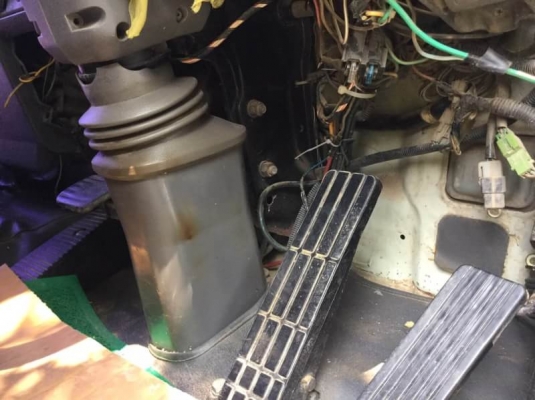 ขาย 1,190,000Hino FM3 M 1 ดั้มพ์ แม่ - ลูก อู่เสรีชัย ลูกสามคานยัด ปหัวเดิมๆ เครื่อง M 10 C เกียร์อีตัล คัสซีสวย กระบะตัวไม่ค่อยสวย ลูกคัสซี สวยสภาพใช้งานได้เลย.  รถอยู่ จ.อุทัยธานี  090-772-3710 090-772-3708