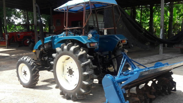 รถไถมือสอง ขายรถไถไทยชัน454แรงราคา120000บาทสนใจ โทร 081-365-5997 อำพร พาเจริญ (มีค้าแนะนำ3000ถ้ามาจากเฟสใครแจ้งทางร้านด้ายนะครับ) ต. วังบัว อ. คลองขลุงจ.กำแพงเพชร ดูสินค้าเพิ่มเติมได้ที่  (http://buasorn.truck2hand.com)