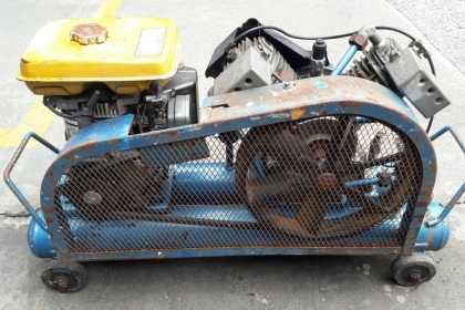 ขาย เครื่องปั๊มลม IWATA เครื่อง ROBIN EY20 เก่าญี่ปุ่น ราคา 14,500 ขาย เครื่องปั๊มลม IWATA เครื่อง ROBIN EY20 เก่าญี่ปุ่น ราคา 14,500