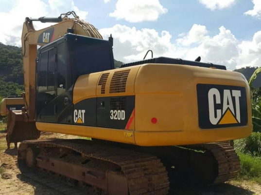 ขาย 1,950,000 CAT 320D  ทำงานน้อย 7,102 ชม. เครื่องดี โช่หนา ไฟฟ้าครบ เอกสารอินวอยท์ รถสวยพร้อมใช้มาก รถอยู่ จ.อุดรธานี  090-772-3710 090-772-3708