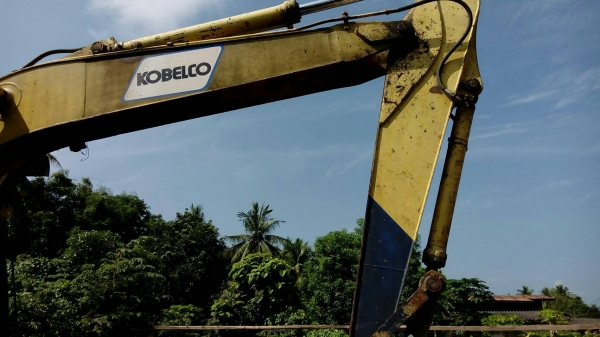 ขายรถแบคโฮ KOBELCO SK200-/// ระบบไฟเต็ม เอกสารชุดจดทะเบียน ราคา 650000