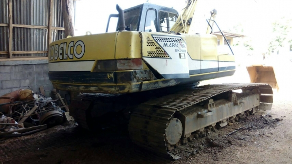 ขายรถแบคโฮ KOBELCO SK200-/// ระบบไฟเต็ม เอกสารชุดจดทะเบียน ราคา 650000