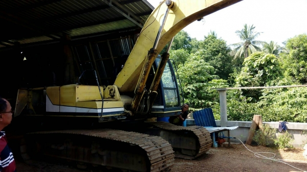ขายรถแบคโฮ KOBELCO SK200-/// ระบบไฟเต็ม เอกสารชุดจดทะเบียน ราคา 650000