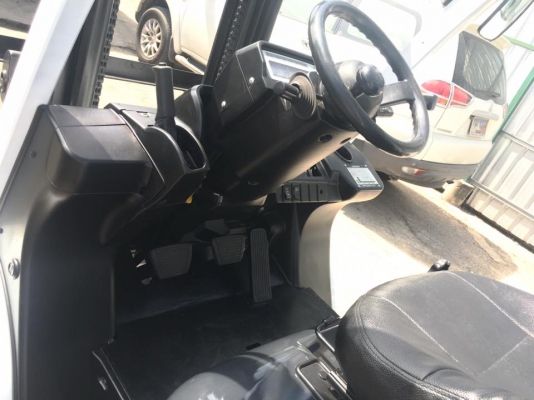 ขายNISSAN ยก2.5ตัน 3 เมตร(มีให้เลือกหลายเมตร) เครื่องเบนซิน/แก๊ส AUTO พร้อมใช้มาก ชั่วโมงน้อย 094-426-7888 จะเด็ด