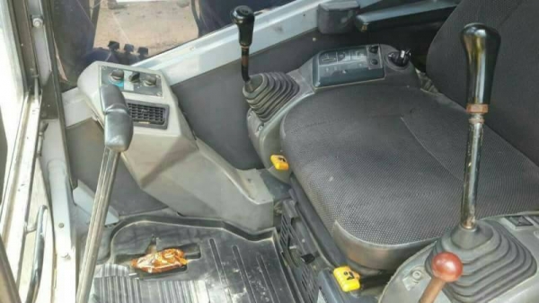 ขาย 895,000 KOMATSU เก่านอก1 ปี PC 128 US เอกสารอินวอย แอร์หนาว ไฟฟ้าครบ ช่วงล่างเต็ม เอวแน่น เครื่องดี ปั้มแรง พร้อมใช้งาน  รถอยู่ จ.ร้อยเอ็ด  090-772-3710 090-772-3708