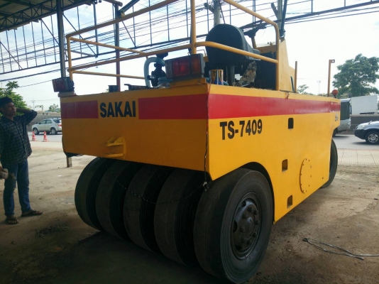 ขายด่วนรถบดล้อยาง9ล้อSAKAI TS7409 ตรวจเช็คพร้อมใช้ทำสี เล่มทะเบียน