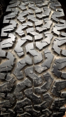 ยาง BF ALL 265 x 75 x 16 พร้อมล้อเล็บเหยี่ยวแท้ ISUSU 4 WD ยาง BF ALL 265 x 75 x 16 พร้อมล้อเล็บเหยี่ยวแท้ ISUSU 4 WD