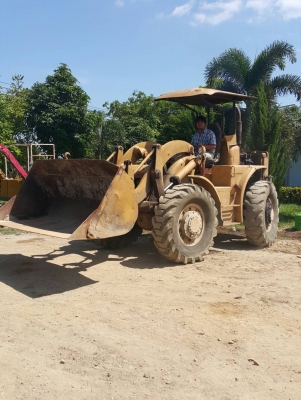 รถตัก CAT 922 เอวแข็ง สภาพดี