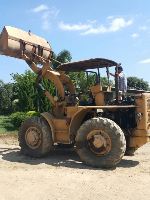 รถตัก CAT 922 เอวแข็ง สภาพดี