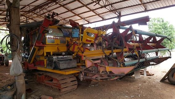 ขายรถเกี่ยวข้าว 3MM สามมิตมอเตอร์ เครื่อง270เทอร์โบว์ บิ้วใหม่ทั้งคัน กำลังลงเกี่ยวข้าว พร้อมลงงาน