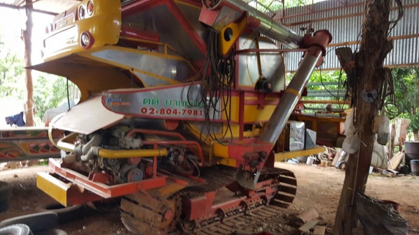 ขายรถเกี่ยวข้าว 3MM สามมิตมอเตอร์ เครื่อง270เทอร์โบว์ บิ้วใหม่ทั้งคัน กำลังลงเกี่ยวข้าว พร้อมลงงาน