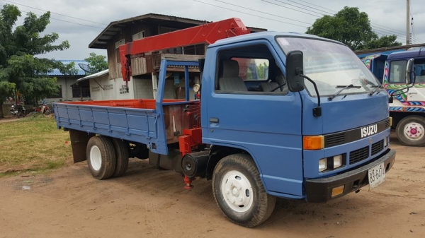 ขาย6ล้อเครน 2.5ตัน3ปอก isuzu NPR115 เพาเวอร์ แชชซีสวย เอกสารทะเบียนครบ