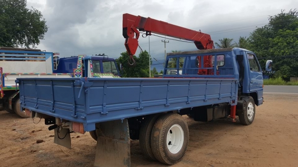 ขาย6ล้อเครน 2.5ตัน3ปอก isuzu NPR115 เพาเวอร์ แชชซีสวย เอกสารทะเบียนครบ