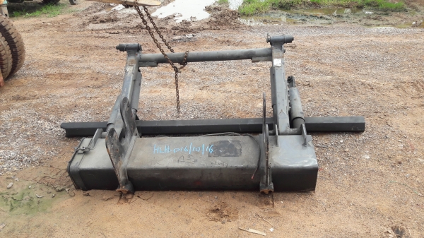 เหลือตัวเดียวแล้วครับ ฝาปิดท้าย รถบรรทุก  6 - 10  ล้อ มีแต่โครง ไม่มีแผ่นปิดฝาท้ายมา ราคาถูกๆ