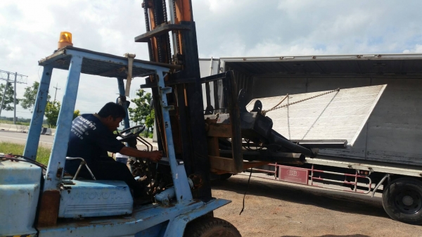 ฝาปิดท้ายไฮโดลิค สำหรับรถบรรทุก หกล้อ สิบล้อ tractor-backhoe ส่งไปให้ลูกค้าที่ระยองแล้วครับ
