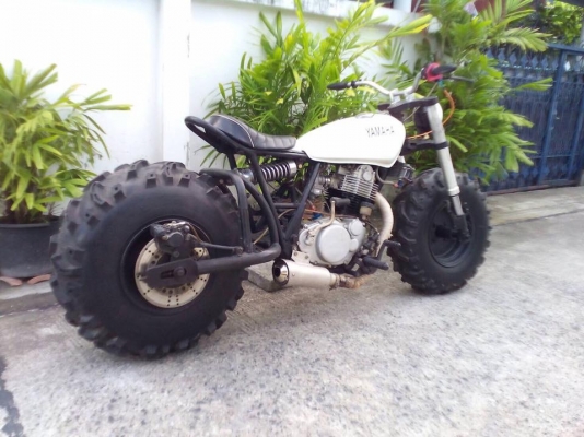 โอ บางนา ขาย sr400 แต่งคัสต้อมมันๆ54,000 บาท