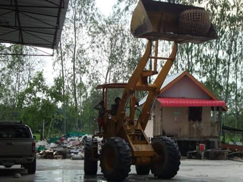 ขายรถตักล้อยาง