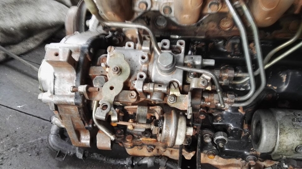 เครื่องมังกร ฝาทอง 4JA1