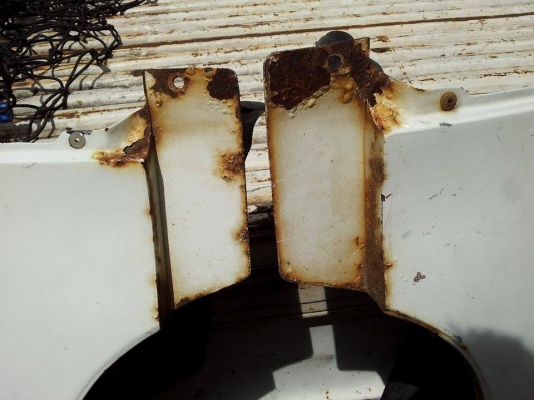 แก้มโป่ง 4WD Datsun R/L  แท้ญี่ปุ่น