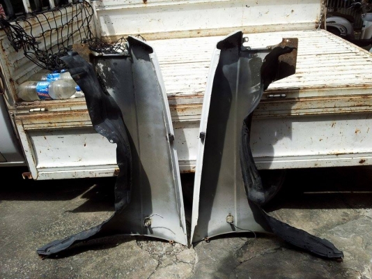 แก้มโป่ง 4WD Datsun R/L  แท้ญี่ปุ่น