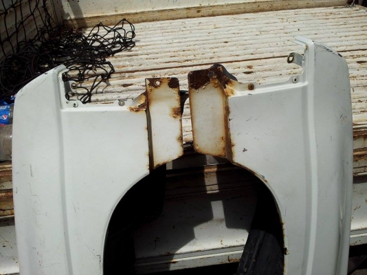 แก้มโป่ง 4WD Datsun R/L  แท้ญี่ปุ่น