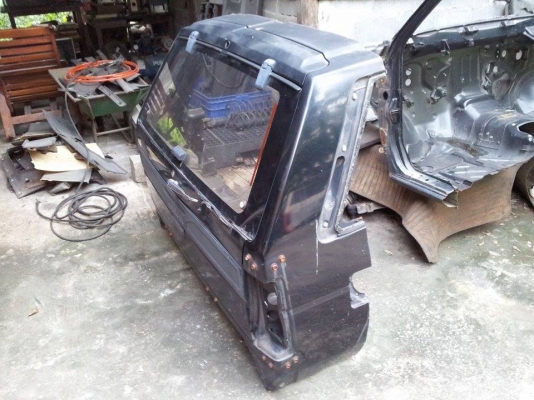 ท้ายตัดติดบอดี้ NISSAN TERRANO 1