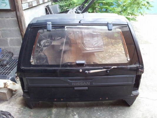 ท้ายตัดติดบอดี้ NISSAN TERRANO 1