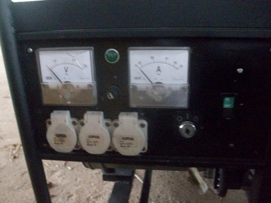 ขายเครื่องปั่นไฟฮอนด้า 10 KVA เครื่อง 20 แรง สภาพสวย ใช้งานน้อยมากครับ ขายเครื่องปั่นไฟฮอนด้า 10 KVA เครื่อง 20 แรง สภาพสวย ใช้งานน้อยมากครับ