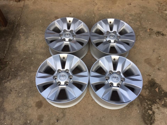 ขายล้อแม็ก Toyota Revo ใส่ได้วันเดียว ถอดป้ายแดง ขอบ17 ชุดละ 9,000 บาท