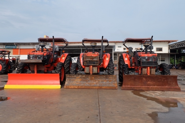 รถไถรุ่น M7040 มือสอง สวยๆ พร้อมใช้งาน มี 3 คัน เท่านั้นค่ะ ดาวน์ 50,000 โทรเลย ด่วนๆ 089-0111624