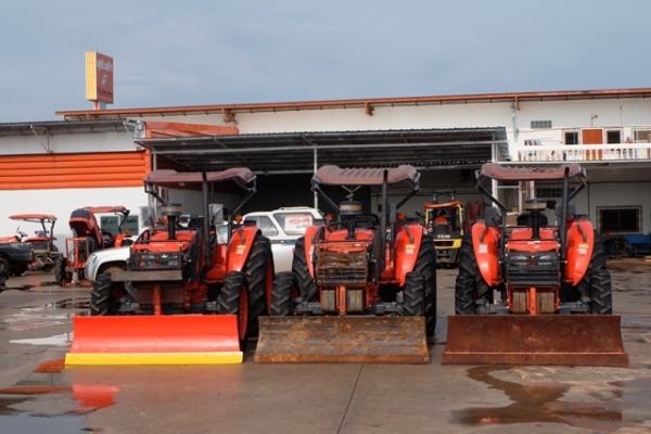 รถไถรุ่น M7040 มือสอง สวยๆ พร้อมใช้งาน มี 3 คัน เท่านั้นค่ะ ดาวน์ 50,000 โทรเลย ด่วนๆ 089-0111624