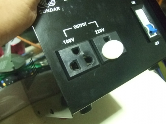 หม้อแปลงไฟจาก 200v/220V/240V ==> 100v ขนาด 2,000w ของ SUNDAR รุ่น ELECT-MAX T-2000