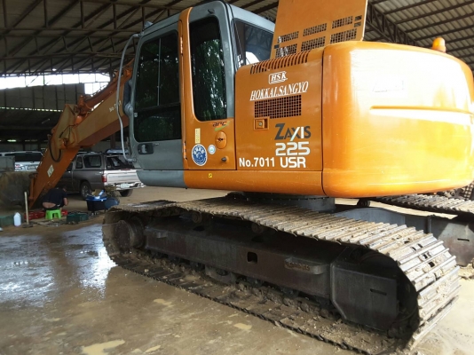 ขาย!! >>> Hitachi Zx225 รุ่น 1 USR <<< รถสวยพร้อมใช้งาน ลอนเลอร์ใหม่ เอกสารอินวอย