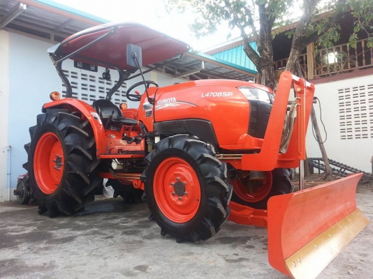 คูโบต้า L4708SP 4 WD ใบมีดดันหน้าใหม่ ผานหลังใหม่  ทำงาน 308 ชั่วโมง จดทะเบียน 29/9/2557