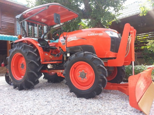 คูโบต้า L4708SP 4 WD ใบมีดดันหน้าใหม่ ผานหลังใหม่  ทำงาน 308 ชั่วโมง จดทะเบียน 29/9/2557