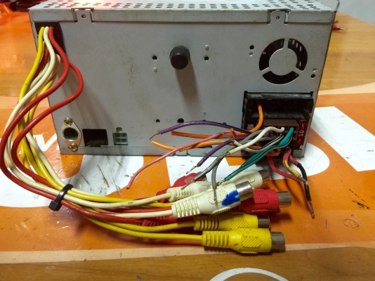 ขายวิทยุ 2 DIN จีนเล่น DVD จอ 6.5" สภาพใช้งานได้ปกติเลย ขายวิทยุ 2 DIN จีนเล่น DVD จอ 6.5" สภาพใช้งานได้ปกติเลย