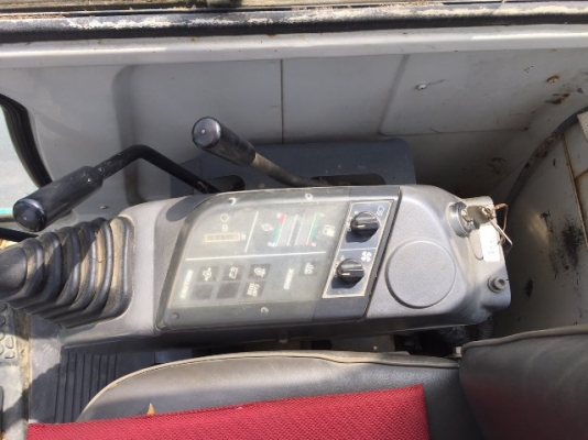 แบคโฮเล็ก KOMATSU PC40-7 เก่าญี่ปุ่นแท้ หัวเก๋ง พร้อมใช้